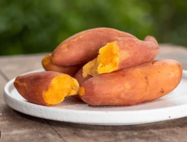 Chế độ ăn ở Okinawa chủ yếu là khoai lang và các loại củ có chất xơ. Ảnh: Shutterstock