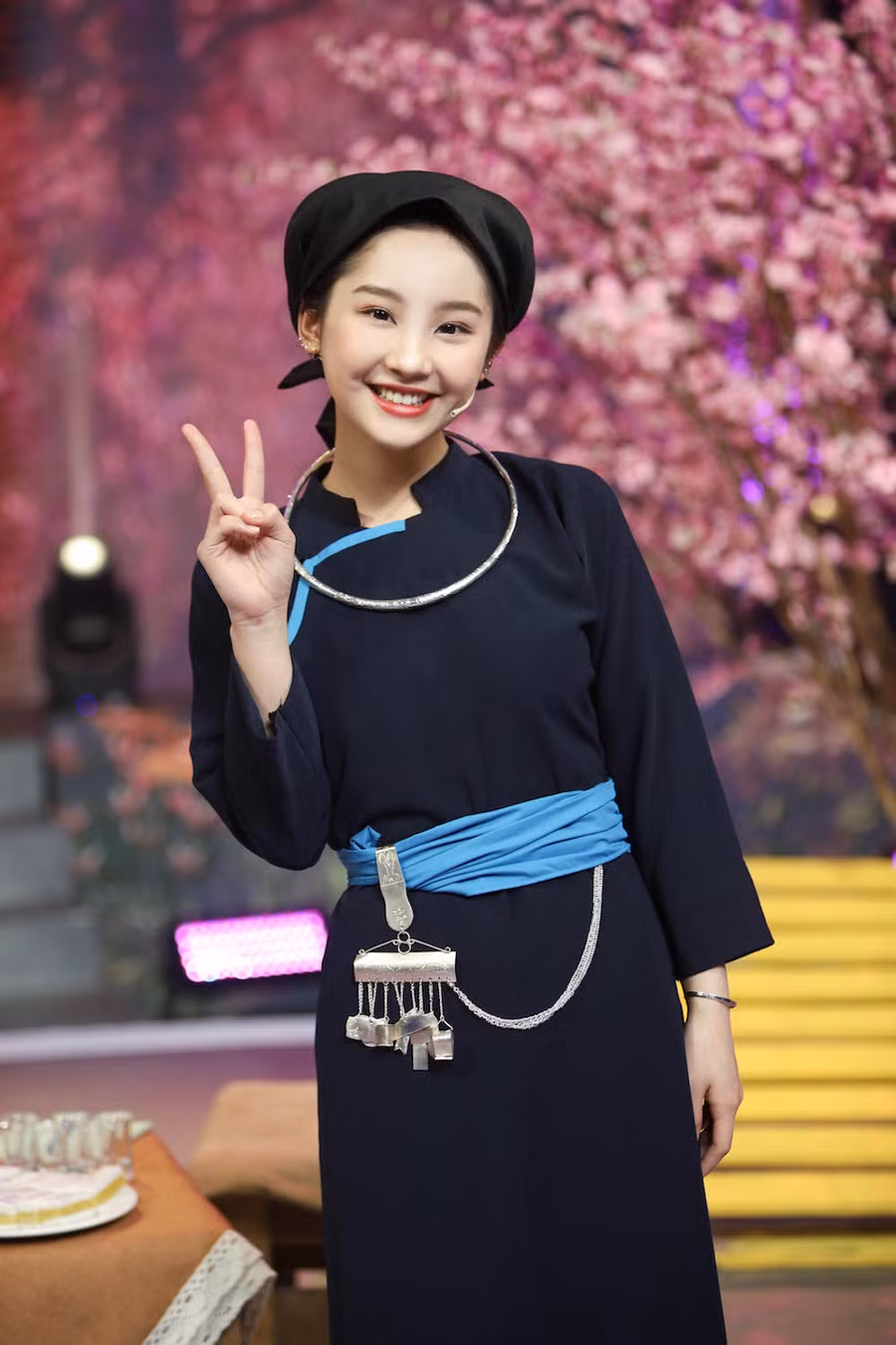 Hot girl quê Lạng Sơn cũng từng được quan tâm khi xuất hiện trong chương trình Tỏ tình hoàn mỹ để bày tỏ tình cảm dành cho Hải Đăng Doo. Tuy nhiên màn thổ lộ của người đẹp 21 tuổi không được đón nhận, khiến nhiều khán giả tiếc nuối. Ảnh: FBNV