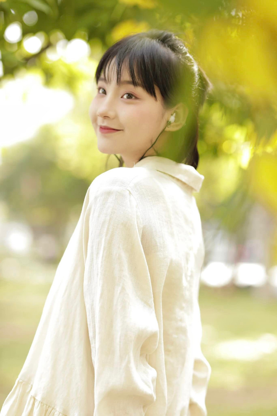 Chia sẻ với chúng tôi về việc vai Ninh được khán giả khen ngợi, Thu Hà Ceri nói cô luôn biết ơn tình cảm của mọi người dành cho mình. Người đẹp 21 tuổi bộc bạch thêm: “Đây có lẽ là nhân vật giống tôi đến 70%. Điều này không chỉ riêng tôi cảm nhận mà cả gia đình, bạn bè đều nhận xét như vậy&quot;. Ảnh: FBNV