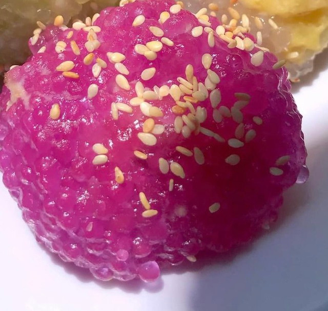 Lá cẩm thường được dùng tạo màu thực phẩm Lá cẩm thường được dùng tạo màu thực phẩm