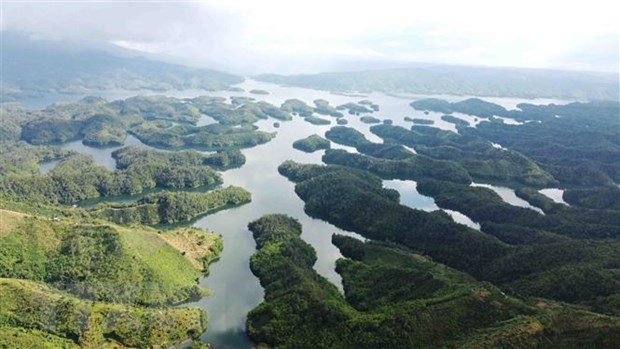 Hồ Tà Đùng (hay hồ thủy điện Đồng Nai 3) thuộc địa phận 2 xã Đắk Som và Đắk P’Lao, huyện Đắk G’Long, tỉnh Đắk Nông. (Ảnh minh họa: Vũ Sinh/TTXVN) Hồ Tà Đùng (hay hồ thủy điện Đồng Nai 3) thuộc địa phận 2 xã Đắk Som và Đắk P’Lao, huyện Đắk G’Long, tỉnh Đắk Nông. (Ảnh minh họa: Vũ Sinh/TTXVN)