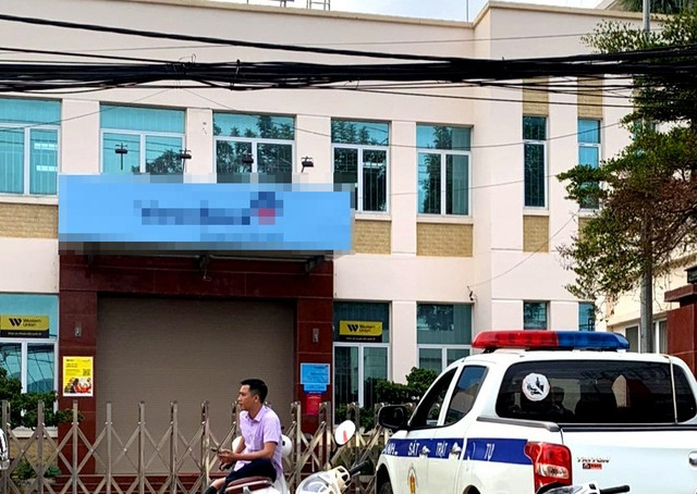 Ngân hàng nơi xảy ra vụ cướp táo tợn. Ngân hàng nơi xảy ra vụ cướp táo tợn.