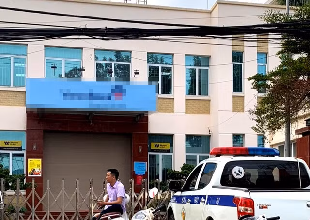 Ngân hàng nơi xảy ra vụ cướp táo tợn.