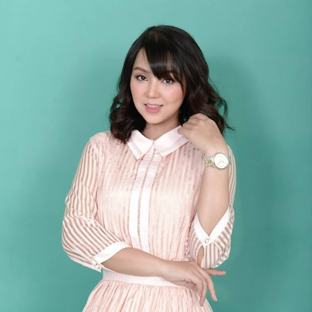 Thùy Linh được sinh viên gọi là &quot;thần tượng giảng đường&quot;. Ảnh: Ngọc Hiếu