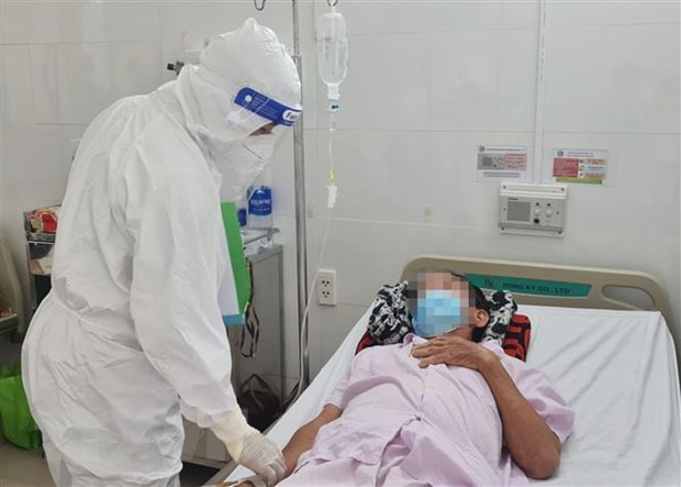 Nhóm người có bệnh lý nền, phụ nữ mang thai, người suy giảm miễn dịch có nguy cơ tăng nặng hơn khi mắc COVID-19. (Ảnh: Đinh Hằng/TTXVN) Nhóm người có bệnh lý nền, phụ nữ mang thai, người suy giảm miễn dịch có nguy cơ tăng nặng hơn khi mắc COVID-19. (Ảnh: Đinh Hằng/TTXVN)