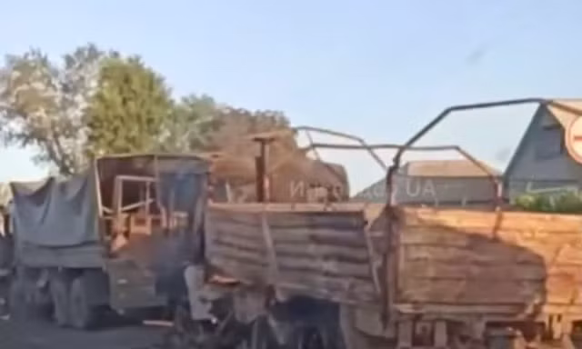 Một số xe tải trong đoàn xe của Nga được các blogger quân sự Nga chia sẻ. Ảnh: YouTube Một số xe tải trong đoàn xe của Nga được các blogger quân sự Nga chia sẻ. Ảnh: YouTube