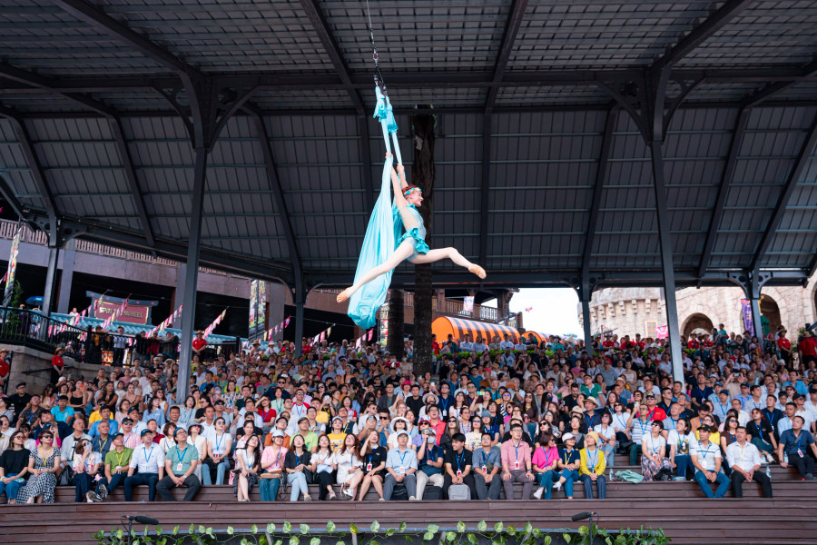 Bà Nà Hills hút một lượng khách lớn đến Đà Nẵng vào mỗi dịp hè Bà Nà Hills hút một lượng khách lớn đến Đà Nẵng vào mỗi dịp hè