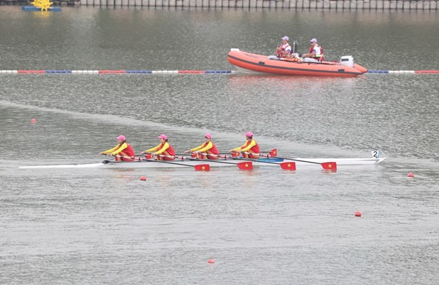 Đội nữ Việt Nam (áo đỏ) về đích. (Ảnh: Hoàng Linh/TTXVN) Đội nữ Việt Nam (áo đỏ) về đích. (Ảnh: Hoàng Linh/TTXVN)