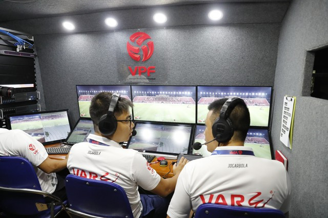 VAR góp mặt trong trận đấu giữa CLB Hải Phòng và HAGL. Ảnh: MINH TÚ