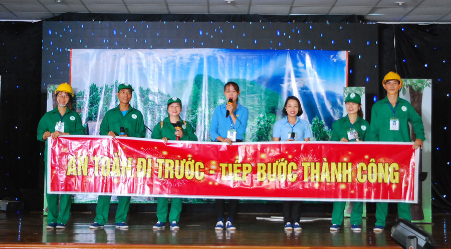 Công ty TNHH một thành viên Cao su Mang Yang tuyên truyền công tác ATVSLĐ tại Hội thi an toàn vệ sinh viên năm 2022. Ảnh: Đ.Y Công ty TNHH một thành viên Cao su Mang Yang tuyên truyền công tác ATVSLĐ tại Hội thi an toàn vệ sinh viên năm 2022. Ảnh: Đ.Y