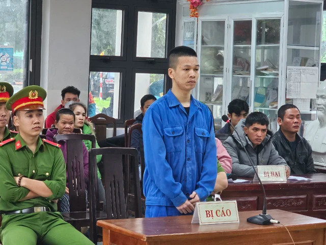 Bị cáo Trần Phi Tùng tại phiên xử sơ thẩm của TAND TP Đà Nẵng sáng 23-12