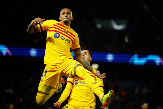 Raphinha tỏa sáng với cú đúp trên sân Công viên Các hoàng tử.