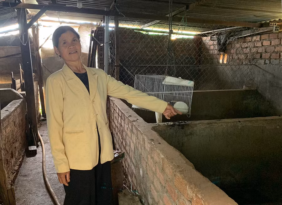 Bà H'Bi bức xúc vì bị kẻ gian trộm cắp tài sản của gia đình. Ảnh: R.P