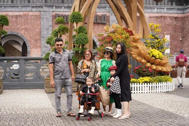 Du khách check-in Sun World Ba Na Hills Du khách check-in Sun World Ba Na Hills