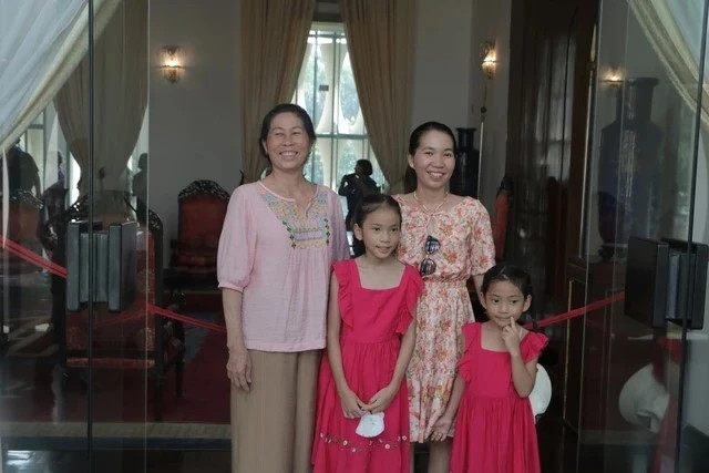 Một lời chúc mừng cũng khiến mẹ vui lòng Một lời chúc mừng cũng khiến mẹ vui lòng