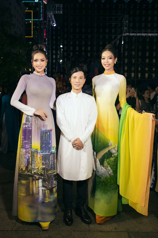 Nhà thiết kế Trung Đinh cùng Hoa hậu Ngọc Châu và Hoa khôi Diễm Trinh tại hậu trường Lễ hội áo dài. Nhà thiết kế Trung Đinh cùng Hoa hậu Ngọc Châu và Hoa khôi Diễm Trinh tại hậu trường Lễ hội áo dài.