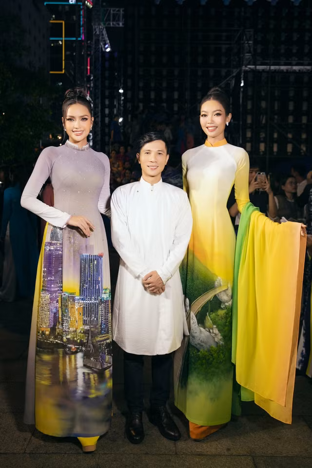 Nhà thiết kế Trung Đinh cùng Hoa hậu Ngọc Châu và Hoa khôi Diễm Trinh tại hậu trường Lễ hội áo dài. Nhà thiết kế Trung Đinh cùng Hoa hậu Ngọc Châu và Hoa khôi Diễm Trinh tại hậu trường Lễ hội áo dài.