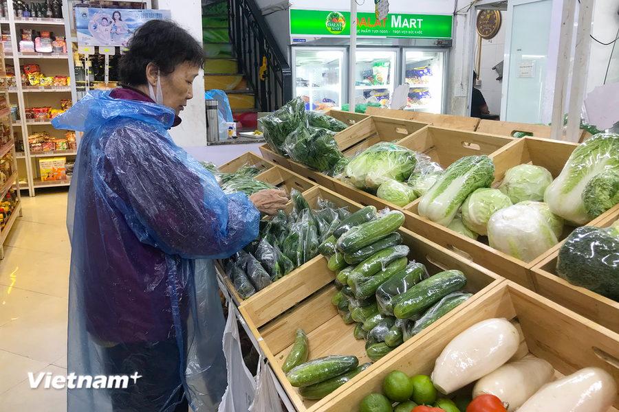 Các hệ thống siêu thị đảm bảo nguồn cung thực phẩm cho người dân. (Ảnh: Việt Anh/Vietnam+) Các hệ thống siêu thị đảm bảo nguồn cung thực phẩm cho người dân. (Ảnh: Việt Anh/Vietnam+)
