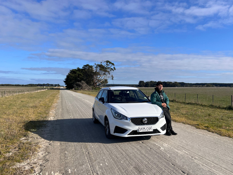 Chạm đến châu Đại dương ở Úc.