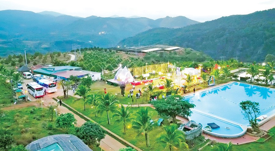 Farmstay Sâm Phát Ia Ly (thị trấn Ia Ly, huyện Chư Păh) nhìn từ trên cao. Ảnh: N.Q Farmstay Sâm Phát Ia Ly (thị trấn Ia Ly, huyện Chư Păh) nhìn từ trên cao. Ảnh: N.Q