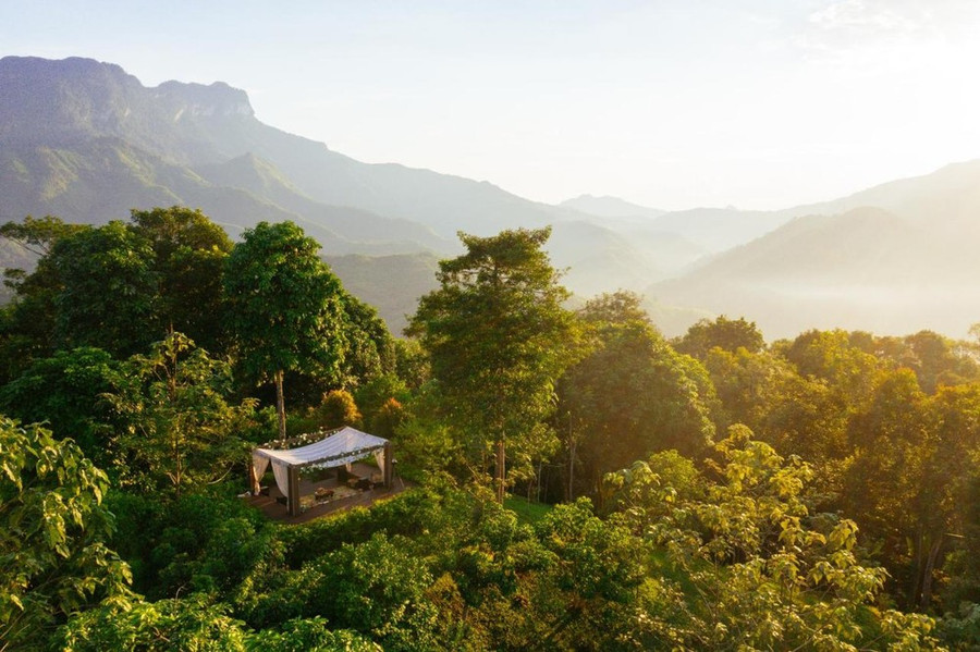 Thiên nhiên hoang sơ cùng bản sắc văn hóa đậm đà dấu ấn bản địa đã tạo sức hấp cho du lịch Hà Giang. (Ảnh: CTV/Vietnam+) Thiên nhiên hoang sơ cùng bản sắc văn hóa đậm đà dấu ấn bản địa đã tạo sức hấp cho du lịch Hà Giang. (Ảnh: CTV/Vietnam+)
