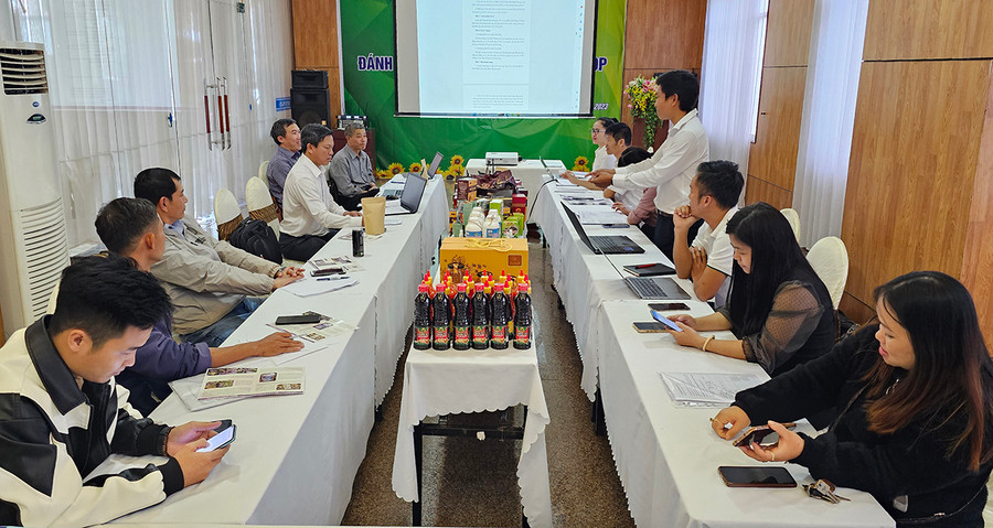 Quang cảnh hội nghị đánh giá phân hạng sản phẩm OCOP năm 2023. Ảnh: Bá Bính