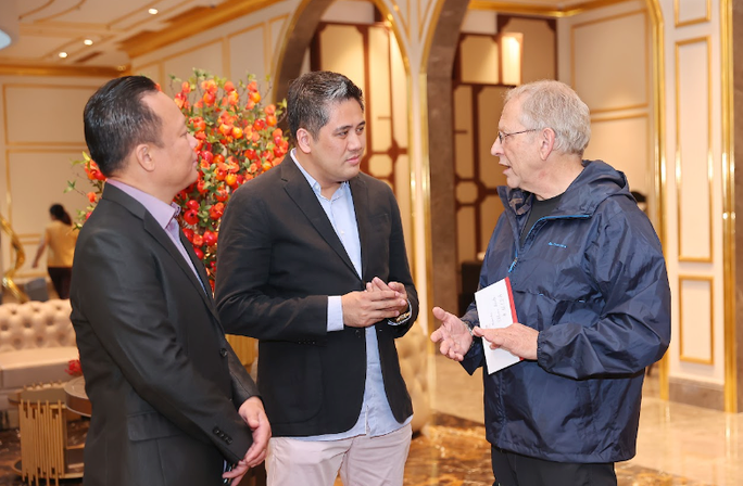 Huyền thoại violin thế giới Shlomo Mintz hào hứng đến Việt Nam - Ảnh 5. Ông cho biết từ rất lâu đã muốn đến thăm và lưu diễn tại Việt Nam để tận mắt thấy mọi thứ