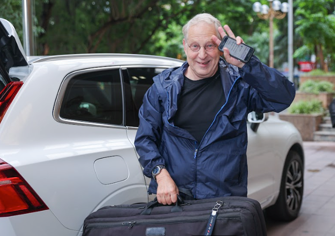 Huyền thoại violin thế giới Shlomo Mintz hào hứng đến Việt Nam - Ảnh 1. Huyền thoại violin thế giới Shlomo Mintz hào hứng đến Việt Nam.