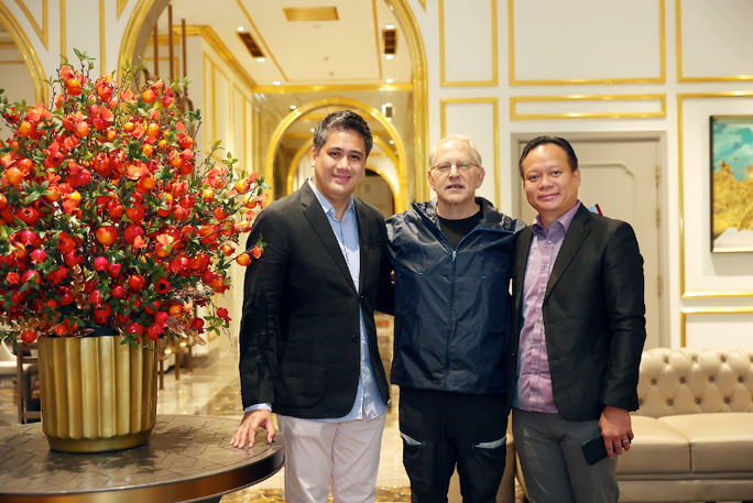 Huyền thoại violin thế giới Shlomo Mintz hào hứng đến Việt Nam - Ảnh 6. NSƯT Bùi Công Duy, nghệ sĩ Violin quốc tế Chương Vũ (bìa phải) sẽ biểu diễn cùng Shlomo Mintz