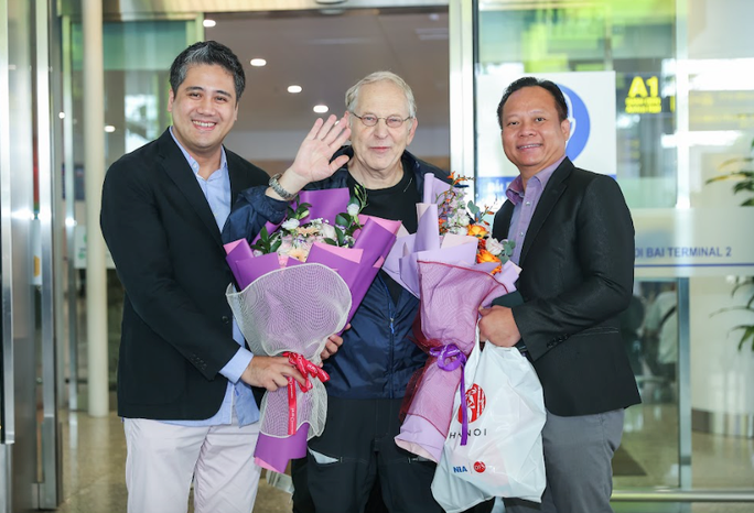 Huyền thoại violin thế giới Shlomo Mintz hào hứng đến Việt Nam - Ảnh 7. Những năm gần đây, ngoài các tài năng về biểu diễn violin, viola, chỉ huy dàn nhạc, Shlomo Mintz còn được biết đến trong lĩnh vực sáng tác