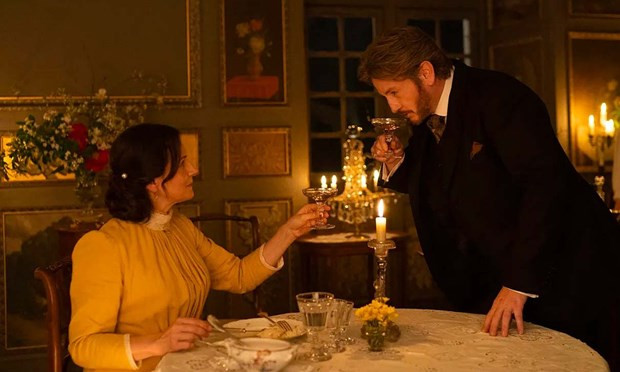 Cặp diễn viên Juliette Binoche và Benoit Magimel trong một cảnh phim. (Ảnh do đoàn phim cung cấp) Cặp diễn viên Juliette Binoche và Benoit Magimel trong một cảnh phim. (Ảnh do đoàn phim cung cấp)