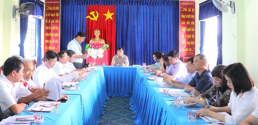 Hội đồng nhân dân thị xã An Khê tổ chức giám sát chuyên đề việc thực hiện các quy định của pháp luật về bảo vệ môi trường năm 2023 tại phường An Phú. Ảnh: N.M Hội đồng nhân dân thị xã An Khê tổ chức giám sát chuyên đề việc thực hiện các quy định của pháp luật về bảo vệ môi trường năm 2023 tại phường An Phú. Ảnh: N.M