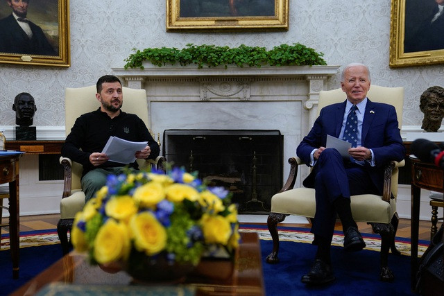 Tổng thống Mỹ Joe Biden gặp Tổng thống Ukraine Volodymyr Zelensky ngày 26.9. ẢNH: REUTERS Tổng thống Mỹ Joe Biden gặp Tổng thống Ukraine Volodymyr Zelensky ngày 26.9. ẢNH: REUTERS