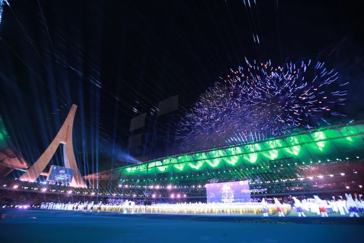 Pháo hoa rực rỡ khép lại SEA Games 32. Pháo hoa rực rỡ khép lại SEA Games 32.