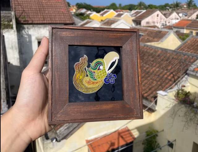 Một bức tranh áp dụng nghệ thuật pháp lam. Ảnh NVCC