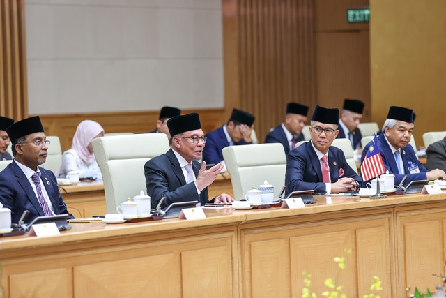 Thủ tướng Malaysia Anwar Ibrahim cảm ơn sự đón tiếp trọng thị và nồng hậu phía Việt Nam dành cho đoàn - Ảnh: VGP/Nhật Bắc