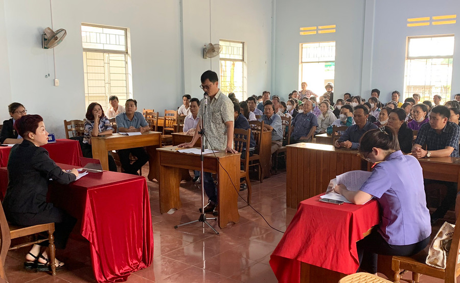 Quang cảnh phiên tòa giả định tại Nhà văn hóa xã Ia Nhin. Ảnh: R.H