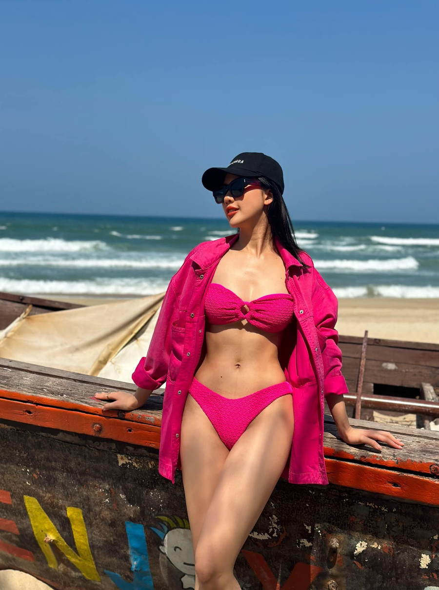 Tối 29/9, Chung kết Miss Universe Vietnam 2023 diễn ra tại TP.HCM với chiến thắng chung cuộc thuộc về người đẹp Bùi Quỳnh Hoa. Bùi Quỳnh Hoa sinh năm 1998, đến từ Hà Nội.