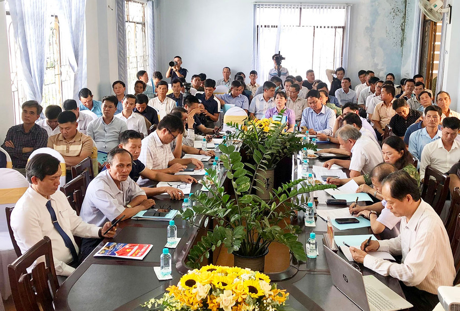 Các đại biểu tham dự Hội thảo “Giải pháp sử dụng thuốc BVTV an toàn, hiệu quả, nâng cao chất lượng, giá trị gia tăng, khả năng cạnh tranh, thúc đẩy xuất khẩu nông sản, bảo vệ sức khỏe con người và môi trường. Ảnh: Lê Nam Các đại biểu tham dự Hội thảo “Giải pháp sử dụng thuốc BVTV an toàn, hiệu quả, nâng cao chất lượng, giá trị gia tăng, khả năng cạnh tranh, thúc đẩy xuất khẩu nông sản, bảo vệ sức khỏe con người và môi trường. Ảnh: Lê Nam