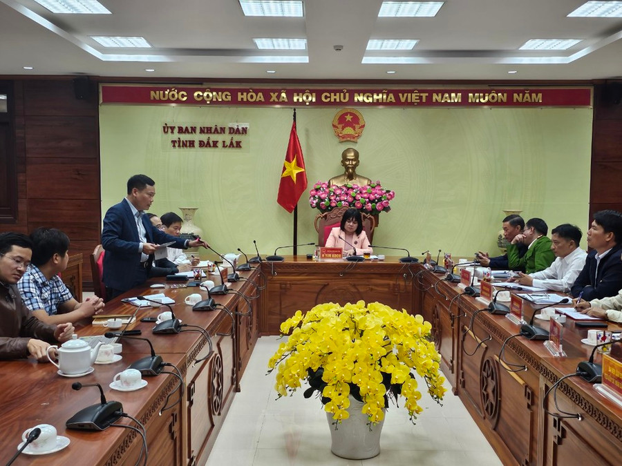 UBND tỉnh tổ chức họp báo và thông tin về vụ xét xử gần 100 bị cáo liên quan đến vụ tấn công trụ sở UBND 2 xã ở Đắk Lắk. Ảnh: MAI CƯỜNG