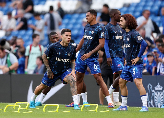 Đội hình Chelsea phình to lên đến 42 người. Đội hình Chelsea phình to lên đến 42 người.