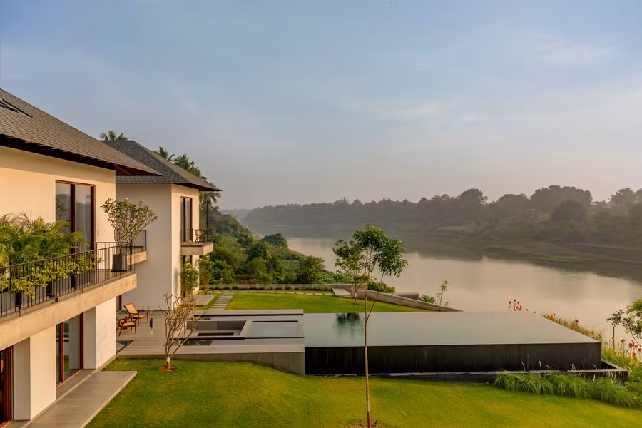 Khu nhà này được trên nên gia chủ mong muốn không gian sống có tầm nhìn hướng ra sông nhiều nhất có thể.