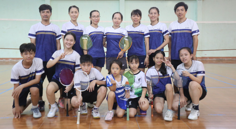 Các thành viên CLB Cầu lông Phú Thiện. Ảnh: L.V.N