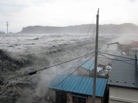 Sóng thần ập vào thành phố Miyako, tỉnh Iwate miền đông Nhật Bản hồi năm 2011. ẢNH: BẢO TÀNG TƯỞNG NIỆM ĐỘNG ĐẤT NHẬT BẢN Sóng thần ập vào thành phố Miyako, tỉnh Iwate miền đông Nhật Bản hồi năm 2011. ẢNH: BẢO TÀNG TƯỞNG NIỆM ĐỘNG ĐẤT NHẬT BẢN