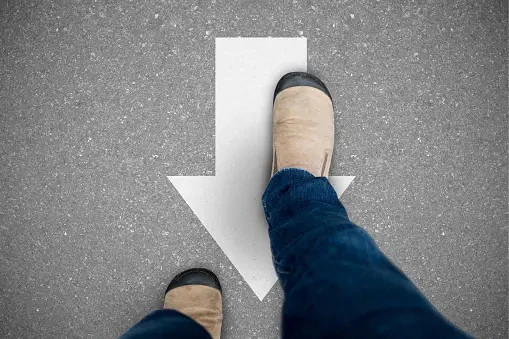 Đi bộ lùi là một hoạt động quan trọng có thể làm chậm quá trình lão hóa Đi bộ lùi là một hoạt động quan trọng có thể làm chậm quá trình lão hóa