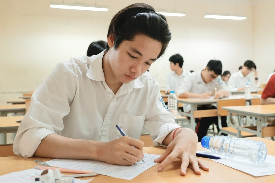 Thí sinh dự thi Tốt nghiệp Trung học phổ thông năm 2024. (Ảnh: TTXVN)