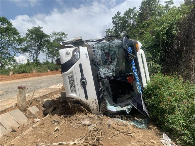 Hiện trường vụ tai nạn. Ảnh: TTXVN phát Hiện trường vụ tai nạn. Ảnh: TTXVN phát