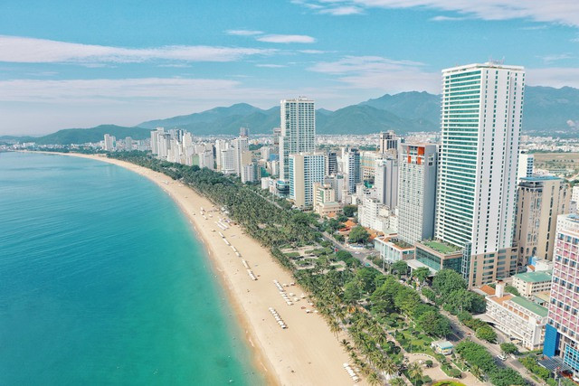 Lễ hội Dù lượn Nha Trang lần 2 năm 2023 sẽ được tổ chức từ ngày 17.6 đến 25.6.2023, quy tụ 150 phi công đến từ 16 liên đoàn và Câu lạc bộ Dù lượn trên cả nước. Lễ hội Dù lượn Nha Trang lần 2 năm 2023 sẽ được tổ chức từ ngày 17.6 đến 25.6.2023, quy tụ 150 phi công đến từ 16 liên đoàn và Câu lạc bộ Dù lượn trên cả nước.