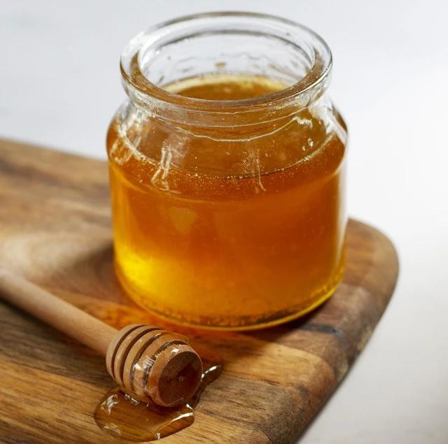 Dùng mật ong với lượng vừa phải rất tốt cho sức khỏe. Ảnh: Freepik