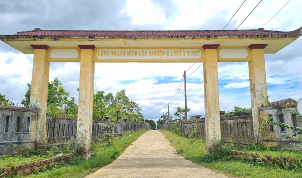 Cổng làng thanh niên lập nghiệp A Lưới (xã Hương Phong, huyện A Lưới, tỉnh Thừa Thiên - Huế)